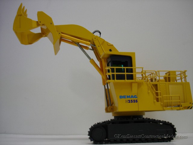 DEMAG H255S